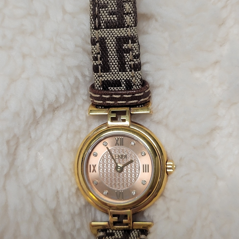 Fendi Orologi 2700L Leather Strap Watch - Picture 5 of 15